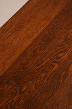 Close-up of the oak wood top surface grain texture and finish