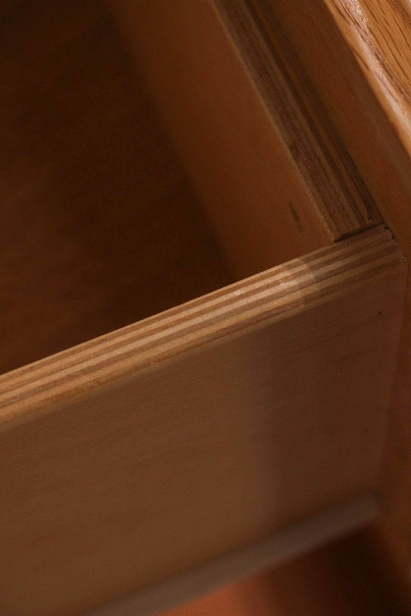 Right side view of oak dresser profile and solid wood construction