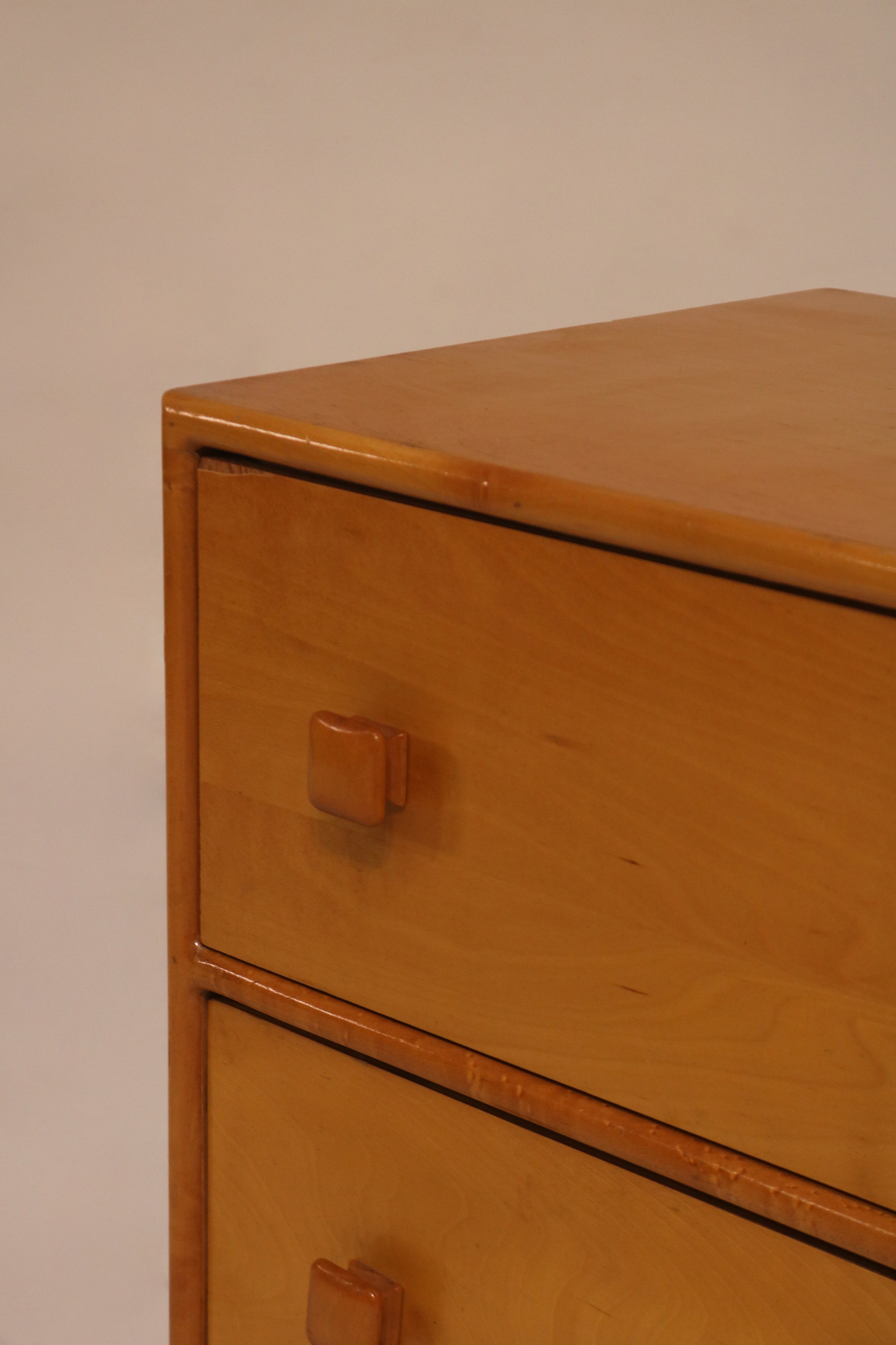 Right side view showing oak veneer condition and flush design