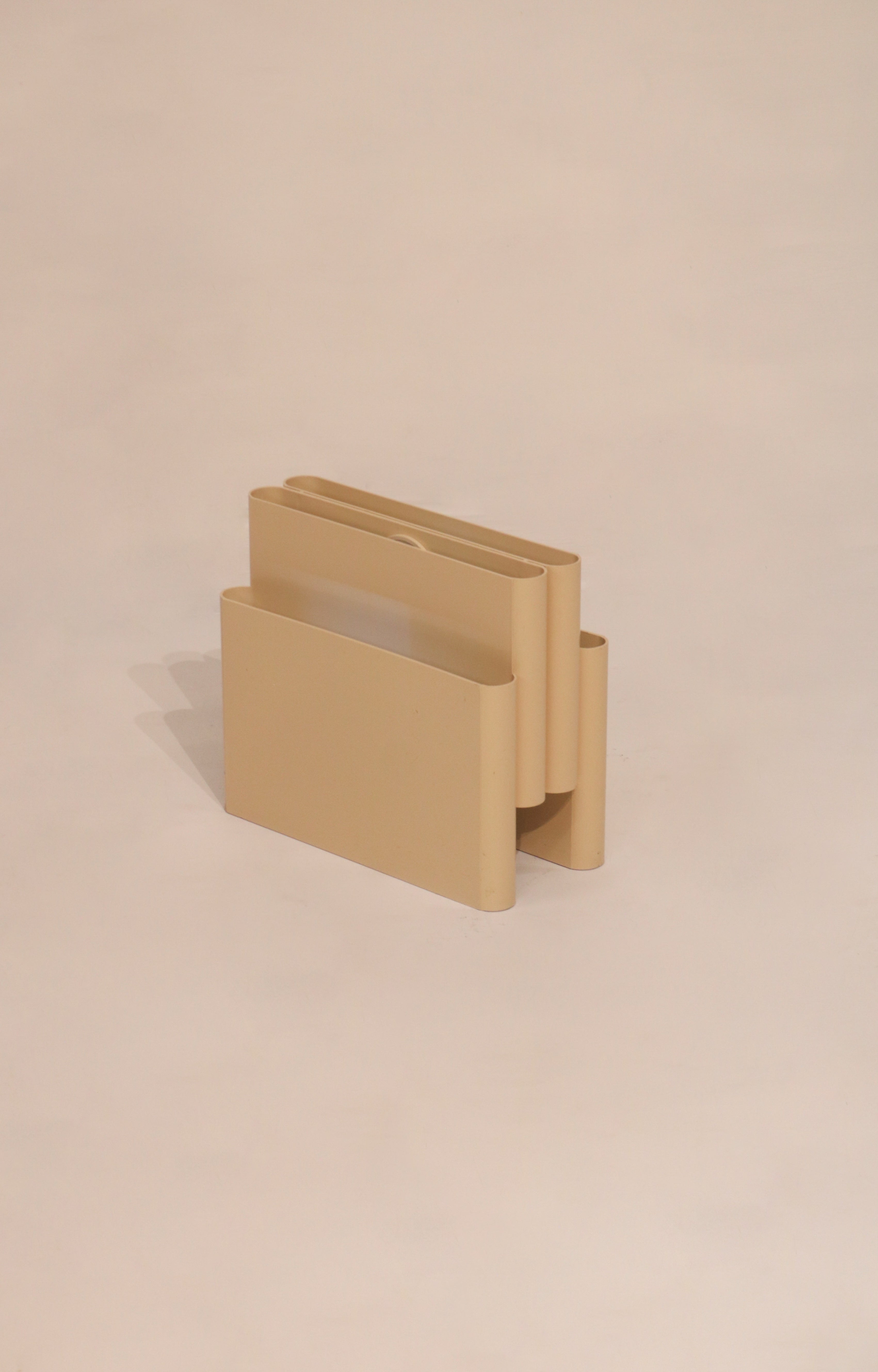 View showing the compact scale suitable as a desktop or floor accessory