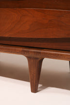 Detail of tapered leg base design providing stability and style