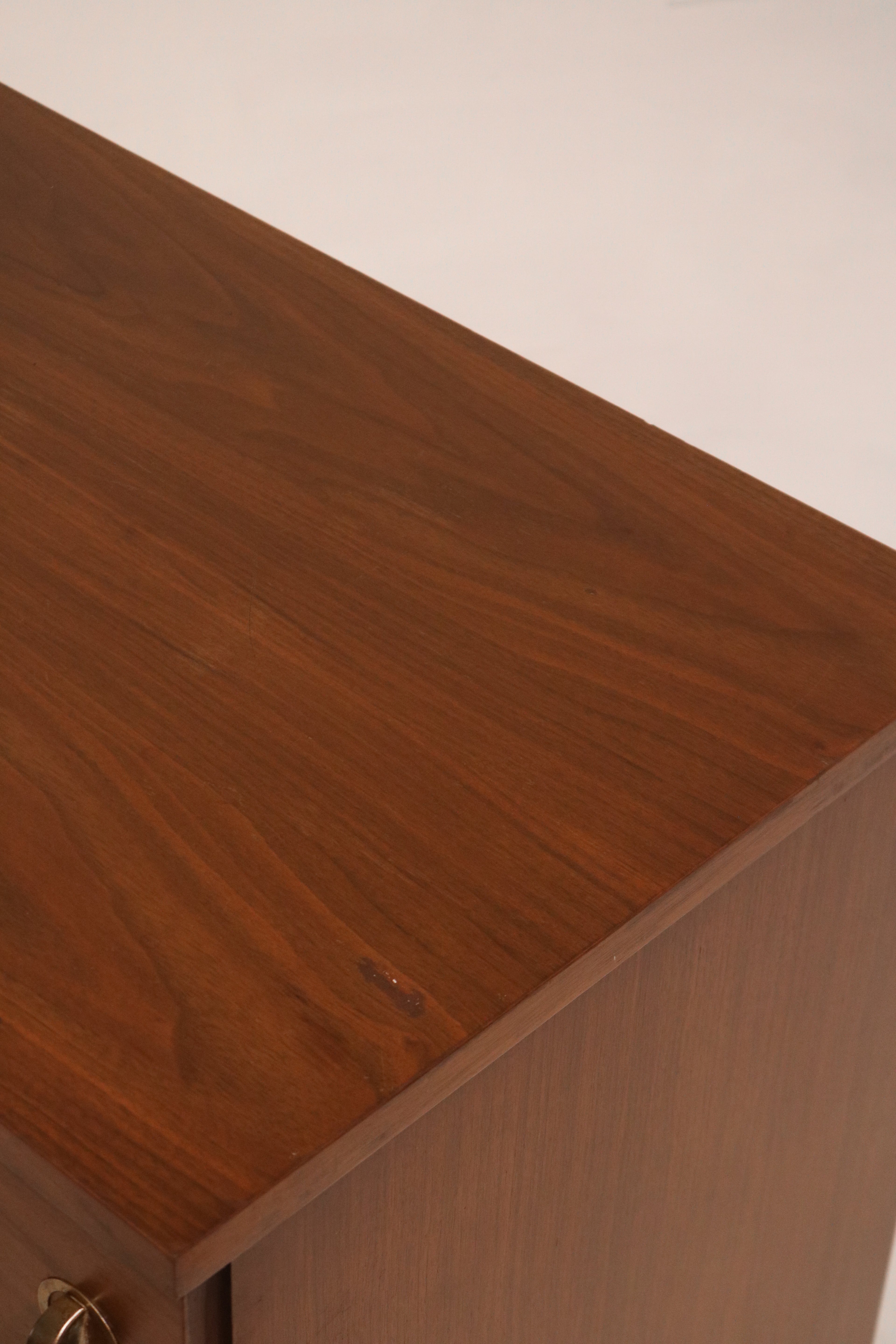 Detail of the tapered leg base typical of mid-century modern design