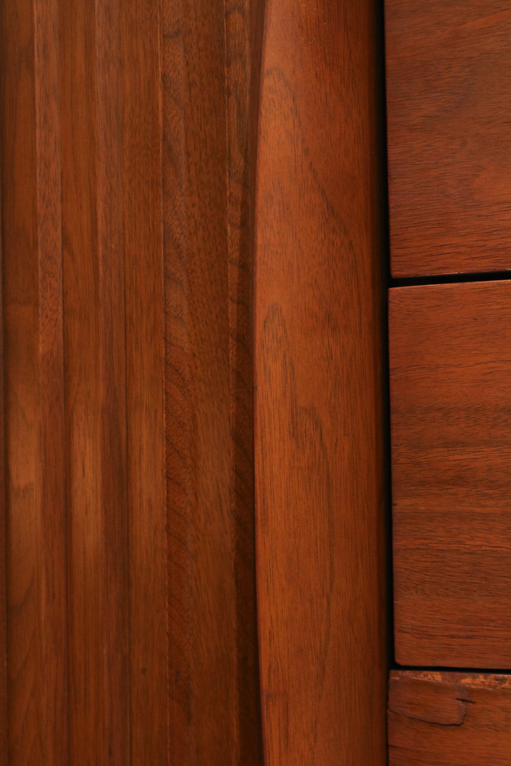 Interior check of the top drawer cleanliness and lining