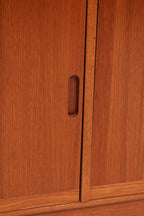 Detail of the solid teak edge molding and top surface finish