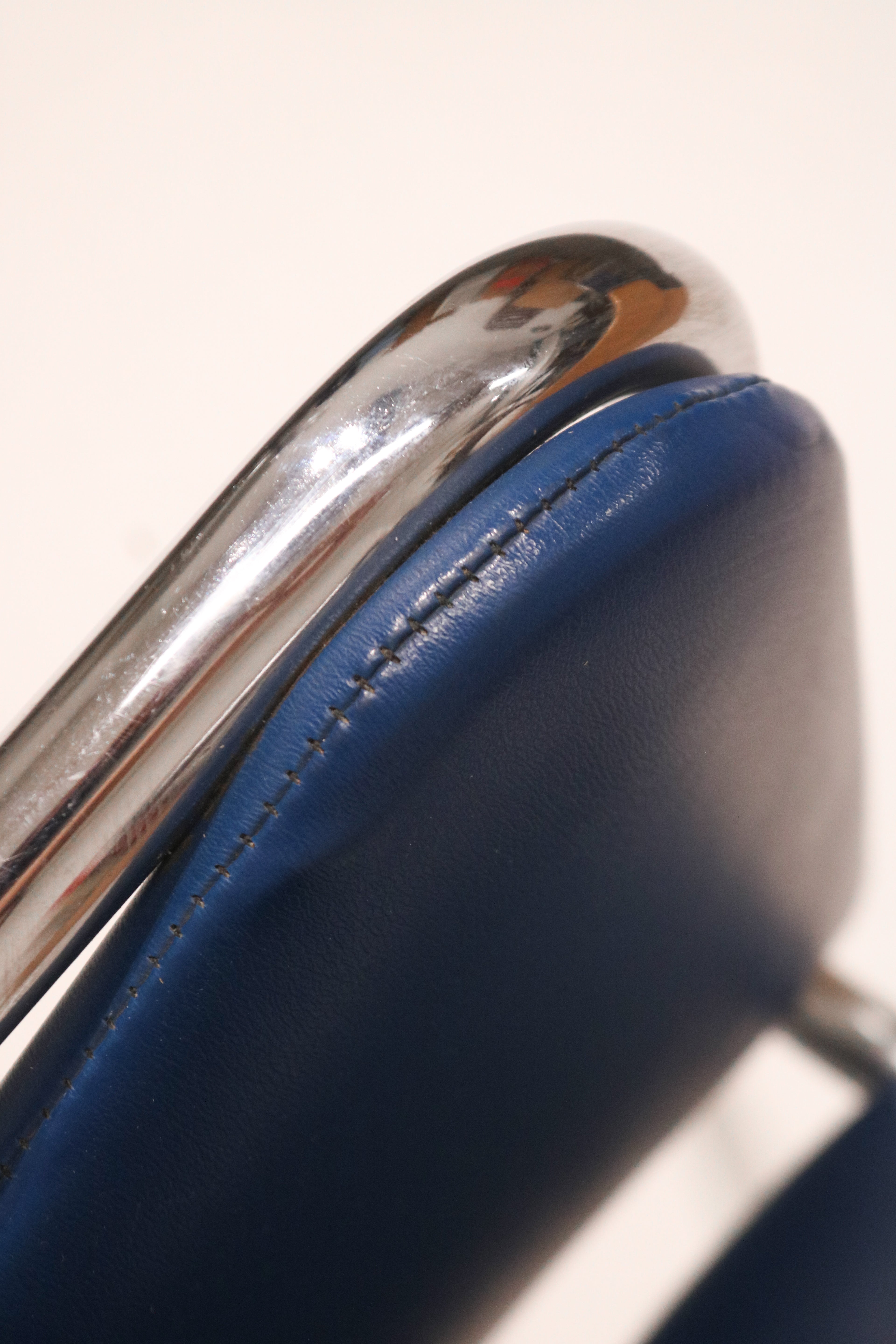 Underside view showing seat construction and frame attachment